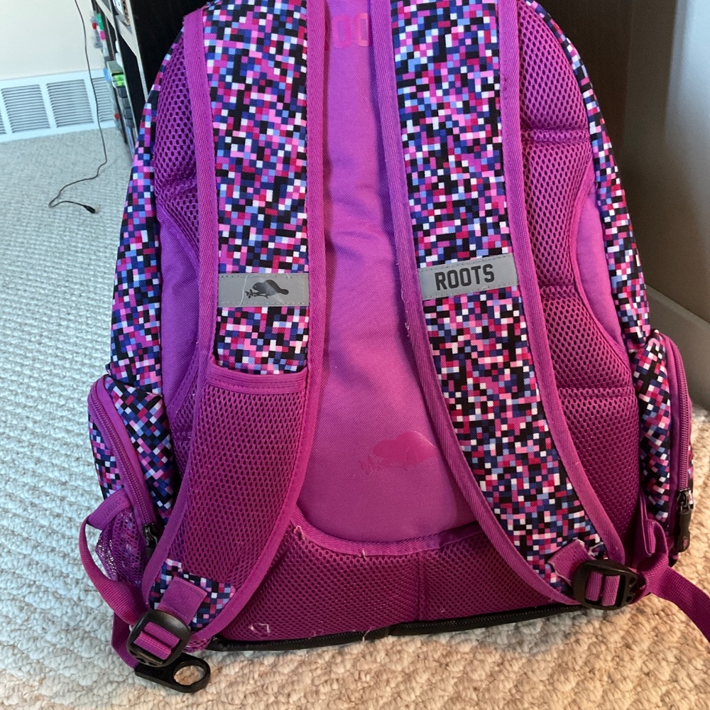 π ROOTS backpack - Picture 4 of 12